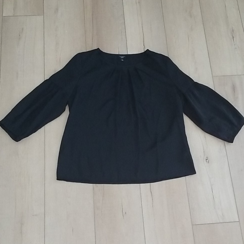 Euc Talbots 10p Silky Black Blouse